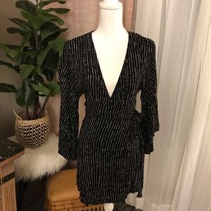 Billabong wrap around dress